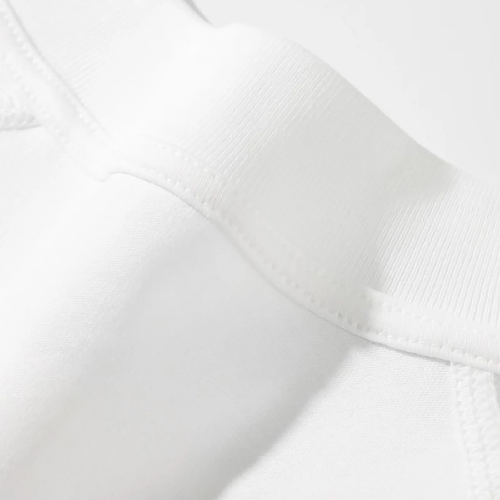 Zwart t-shirt met roze tekst ' - On Sneaker Care recensie en prijs